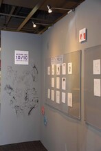「オノ・ナツメ 1日1キャラクター展」の様子。