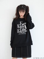 遠坂リンモデルのプルオーバーの着用例。