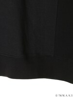 遠坂リンモデルのプルオーバー。