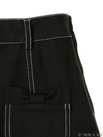 遠坂リンモデルのタイトスカート。