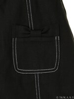 遠坂リンモデルのタイトスカート。