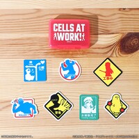 ピルケース入りフレークステッカー。