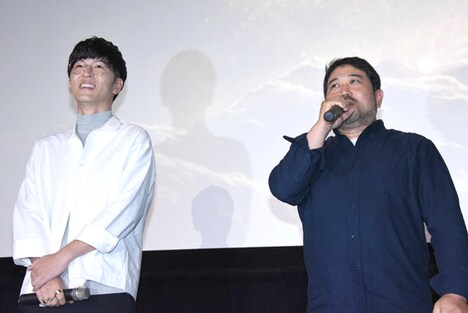 劇場アニメ「GODZILLA 星を喰う者」トークイベントの様子。左から瀬下寛之監督、櫻井孝宏。