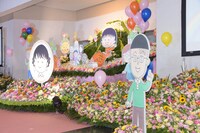 さくらももこのイラストをもとに、さくらプロダクションがデザインした祭壇。