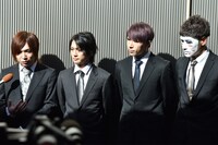 ゴールデンボンバー