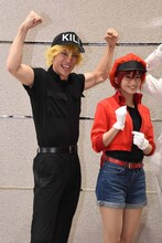 左からキラーT細胞役の君沢ユウキ、赤血球役の七木奏音。