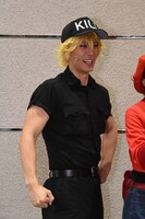 キラーT細胞役の君沢ユウキ。