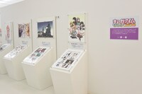 「第2章 『きらら』で輝く作品たち」と題された描き下ろしイラスト・マンガの展示コーナー。