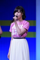 麗日お茶子役の佐倉綾音。