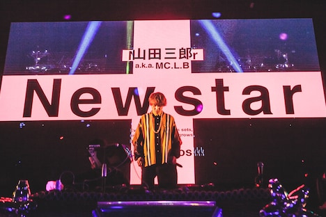 山田三郎役の天崎滉平。（撮影：粂井健太）