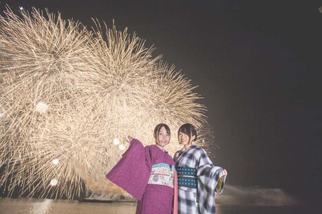 「Cygames Presents 伊万里湾大花火2018」の様子。