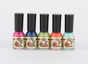 「椿町ロンリープラネット」のコラボネイル5色。