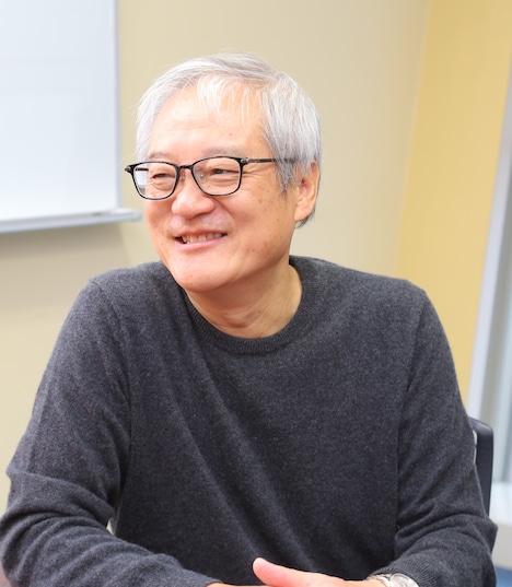 ニコラス・サトウ役を演じる大塚芳忠。