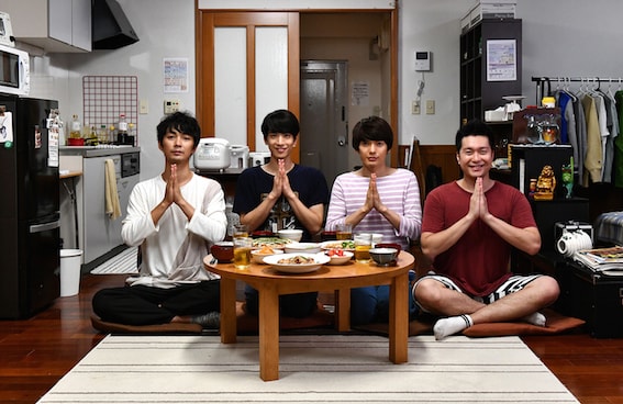 ドラマ「広告会社、男子寮のおかずくん」黒羽麻璃央ら4人が食卓囲むOP映像