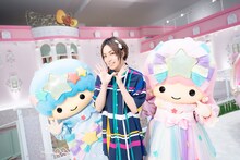 左からキキ、蒼井翔太、ララ。