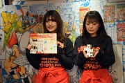 ミートくんスタンプラリーをアピールする高橋かな、青科まき。