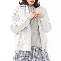 ガウェインモデルのアウター着用例。