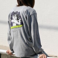 「うる星やつら UFOロングスリーブTシャツ」の着用イメージ。