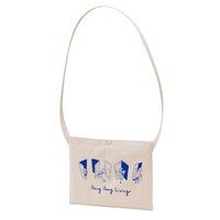 個展で販売されるサコッシュ。