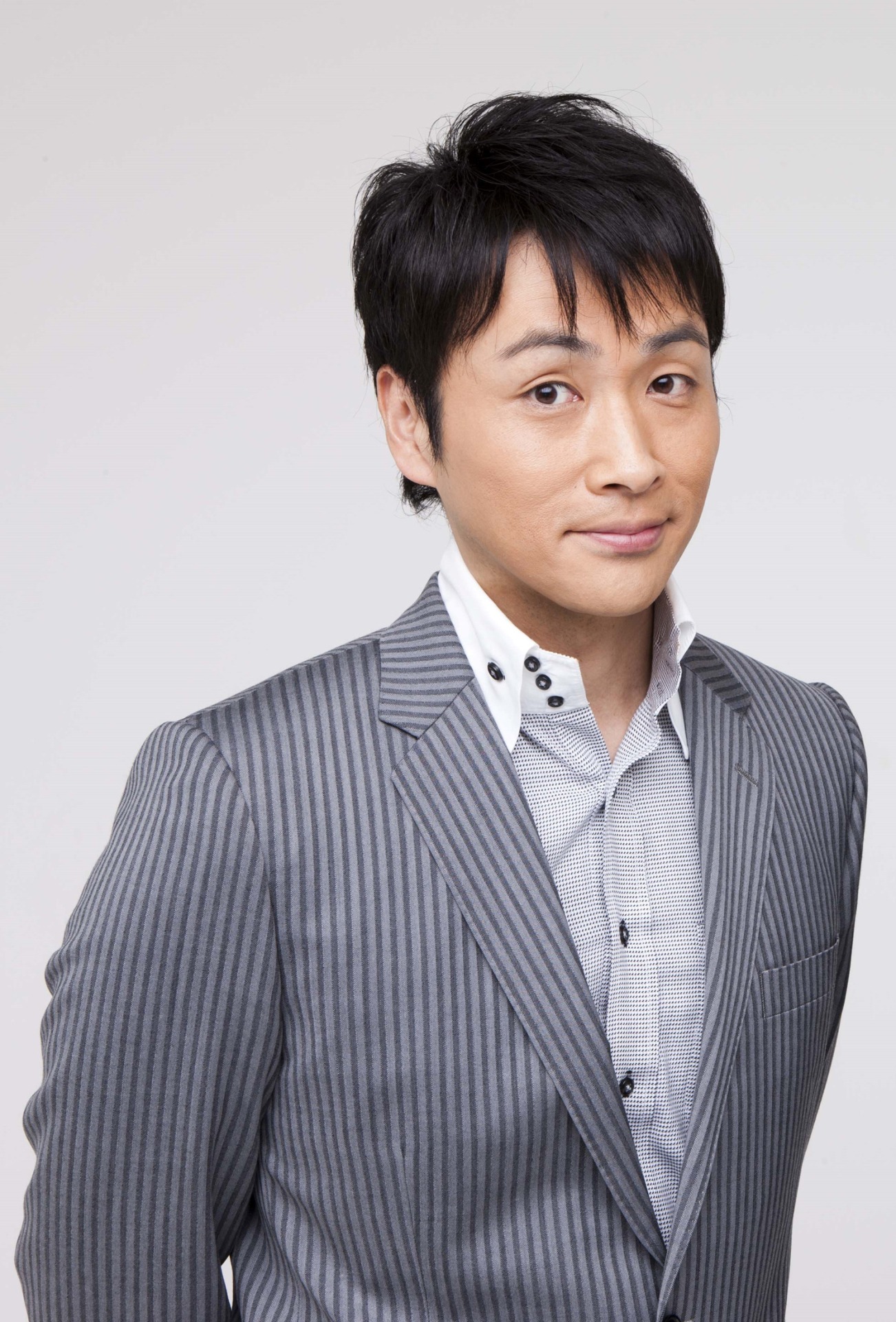 垣野内寛貴役の児嶋一哉。