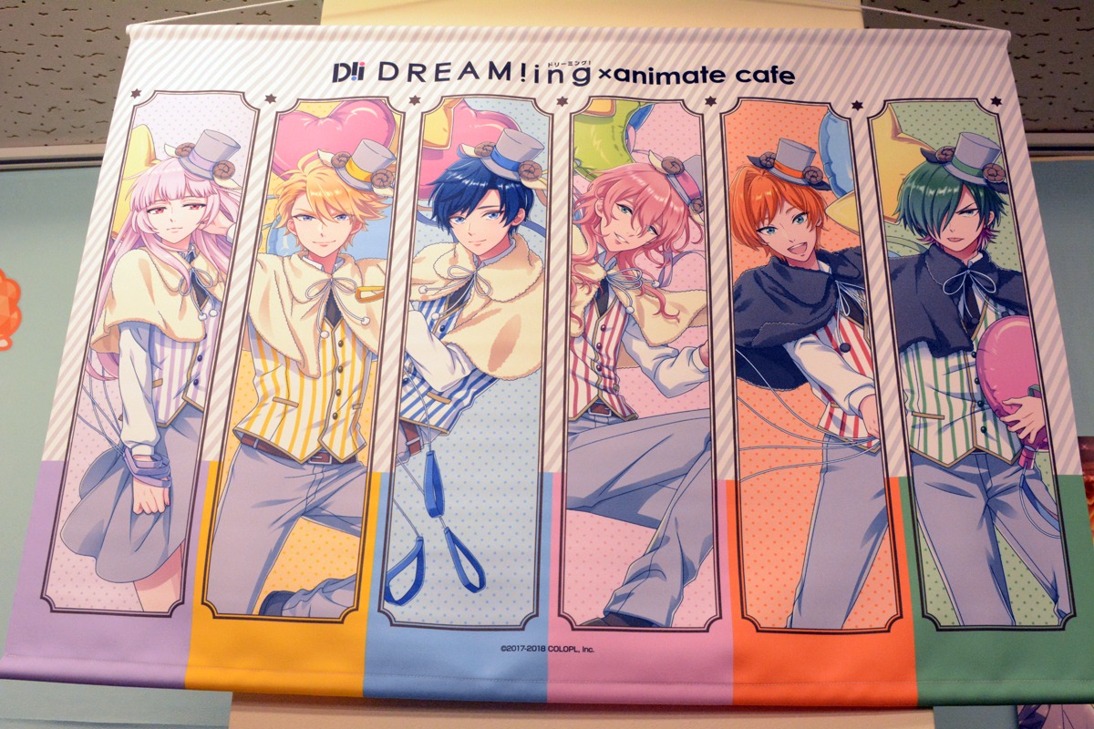 限定グッズの描き下ろしタペストリー。