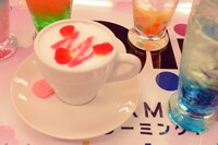 中央が「Secret Scarlet」。