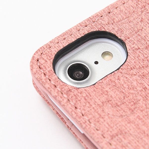 ナツモデルのスマートフォンケース。
