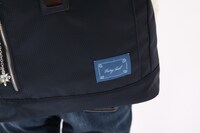 グレイモデルのバッグ。