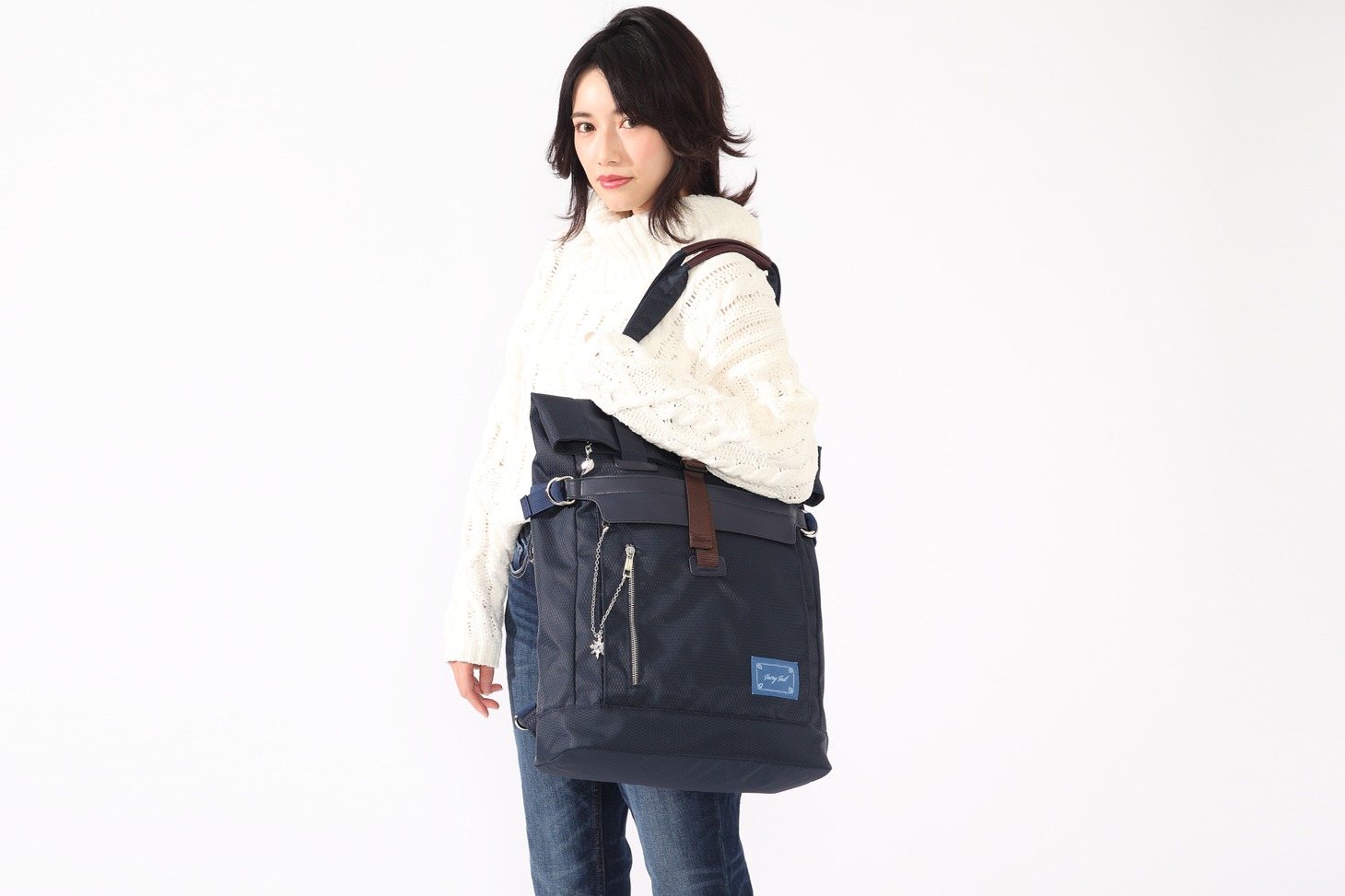 グレイモデルのバッグ使用例。