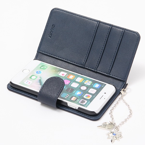グレイモデルのスマートフォンケース。