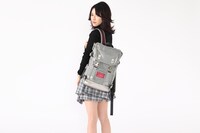 エルザモデルのバッグ使用例。