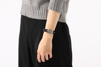 ナツモデルの腕時計使用例。