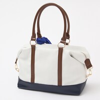 ルーシィモデルのバッグ。