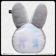 裏返した「ビターラビット クッション」。セバスとシエルがしがみついている。