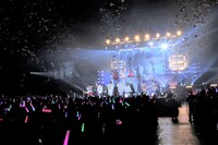 全出演者による「オールアイドル組曲 プリシャス♪」。