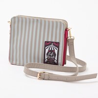 Cafe Paradeモデルのリュックに付属するフロントポーチ。