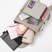 Cafe Paradeモデルのリュックの使用イメージ。