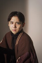 SPUR2月号より梶裕貴。(c)SPUR2月号/集英社 撮影/矢吹健己〈W〉