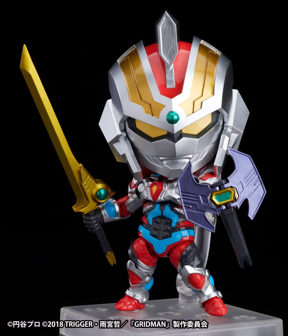 「ねんどろいど グリッドマン」のDX版に付属する「電撃大斬剣グリッドマンキャリバー」使用例。