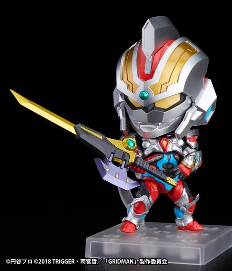 「ねんどろいど グリッドマン」のDX版に付属する「電撃大斬剣グリッドマンキャリバー」使用例。