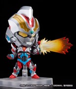 「ねんどろいど グリッドマン」の通常版、DX版に共通して付属するグリッドビームのエフェクトパーツ使用例。