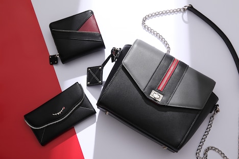 眼帯の喰種モデルのバッグ、財布、スマートフォンケース。