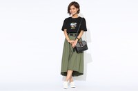 眼帯の喰種モデルのバッグの使用イメージ。