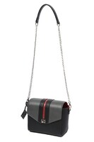 眼帯の喰種モデルのバッグ。