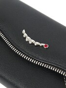 眼帯の喰種モデルのスマートフォンケース。