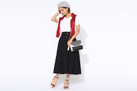 佐々木琲世モデルのバッグの使用イメージ。