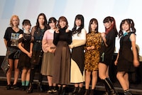 アニメ「BanG Dream! 2nd Season」制作発表会の様子。左から夏芽、小原莉子、Raychell、前島亜美、愛美、相羽あいな、伊藤美来、紡木吏佐、倉知玲鳳。