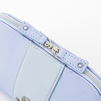 太宰治モデルのポーチ。