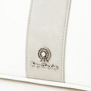 中島敦モデルのポーチ。