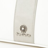 中島敦モデルのポーチ。